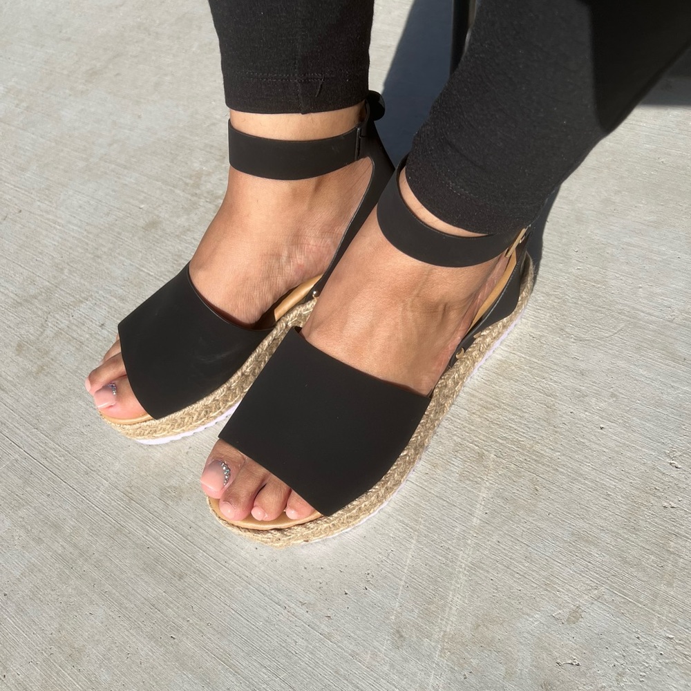 Women black wedges platforms